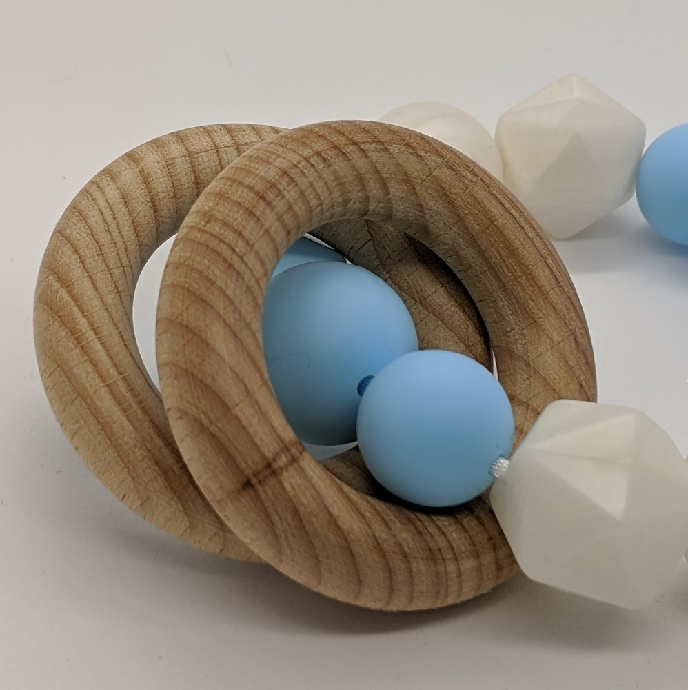 Blue white teething bracelet wooden rings baby boy - Picture 4 of 6